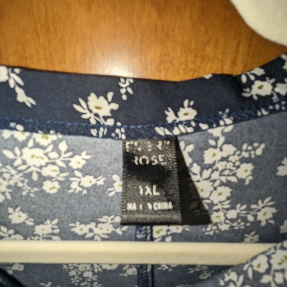 EMERY ROSE blouse - Picture 3 of 3